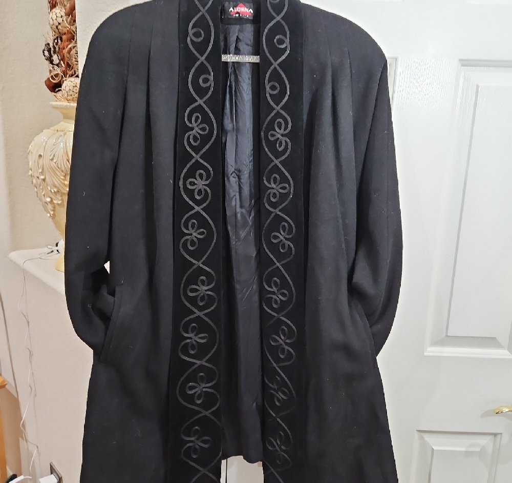 Chic Black Embroidered Open Jacket - image 2